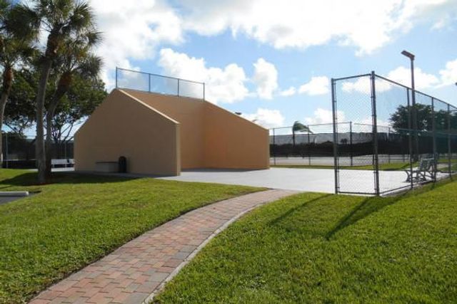 15492 LAKES OF DELRAY Boulevard 101, Delray Beach, FL 33484