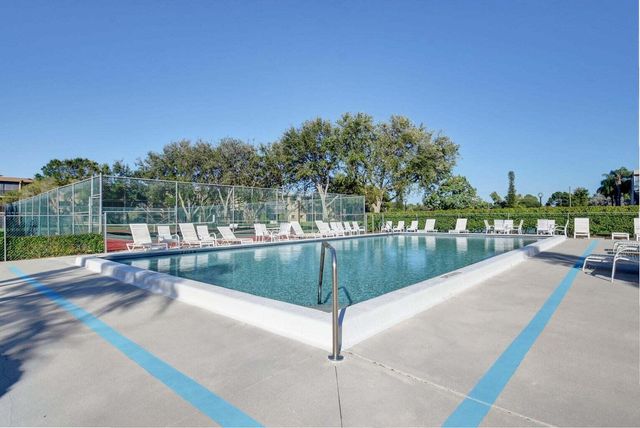 15492 LAKES OF DELRAY Boulevard 101, Delray Beach, FL 33484