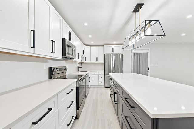 15492 LAKES OF DELRAY Boulevard 101, Delray Beach, FL 33484
