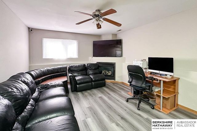 15724 Rosewood Street, Omaha, NE 68136