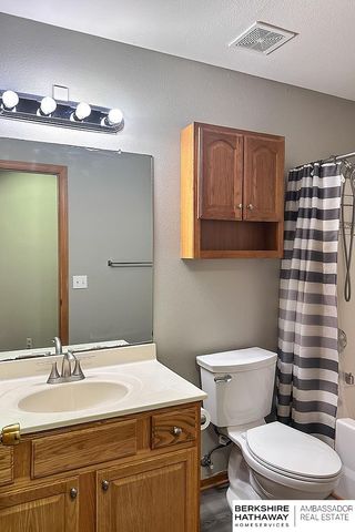 15724 Rosewood Street, Omaha, NE 68136