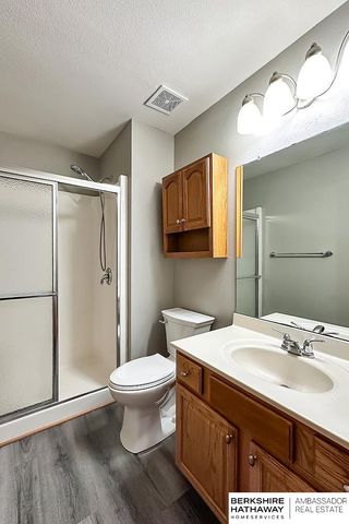 15724 Rosewood Street, Omaha, NE 68136