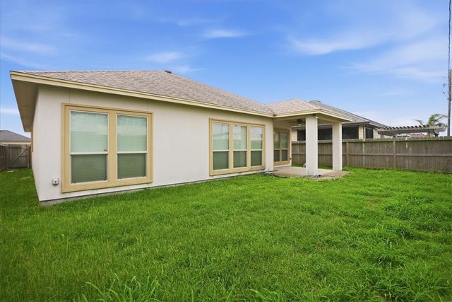 7166 Lake Placid Dr, Corpus Christi, TX 78414