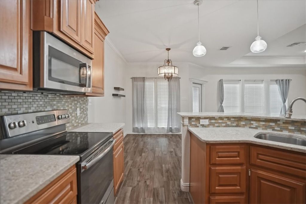 7166 Lake Placid Dr, Corpus Christi, TX 78414