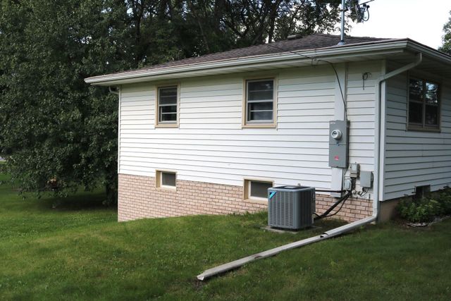 613 1st Street S, Sauk Rapids, MN 56379