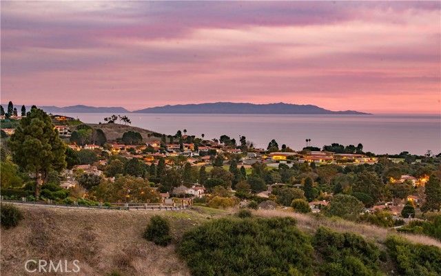 940 Paseo La Cresta, Palos Verdes Estates, CA 90274