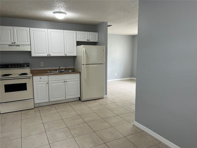 905 W MADISON STREET, Plant City, FL 33563