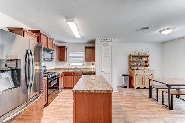 305 Pine Mist Lane, Conroe, TX 77304