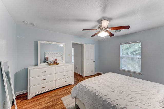 305 Pine Mist Lane, Conroe, TX 77304