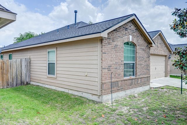 305 Pine Mist Lane, Conroe, TX 77304