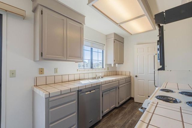 1052 Padre Drive 3, Salinas, CA 93901