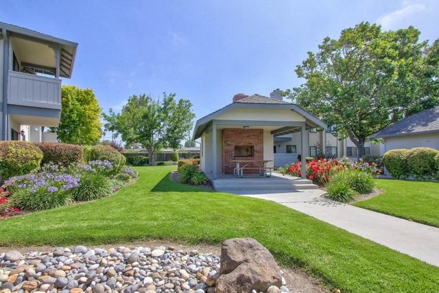 1052 Padre Drive 3, Salinas, CA 93901