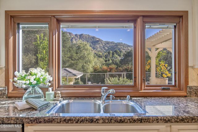 1800 Falling Star Avenue, Westlake Village, CA 91362