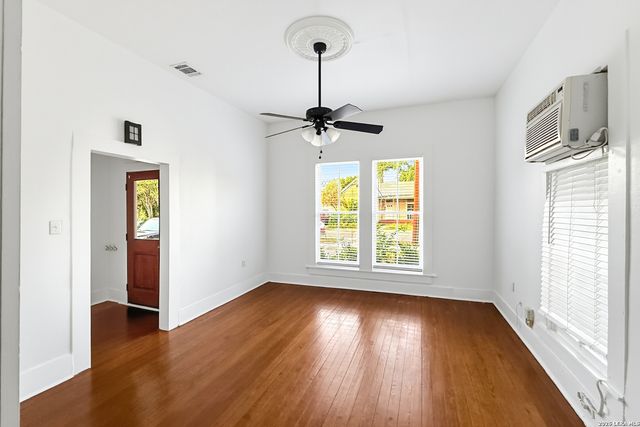 220 LEIGH ST, San Antonio, TX 78210