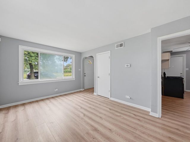 13437 S Green Bay Avenue, Chicago, IL 60633