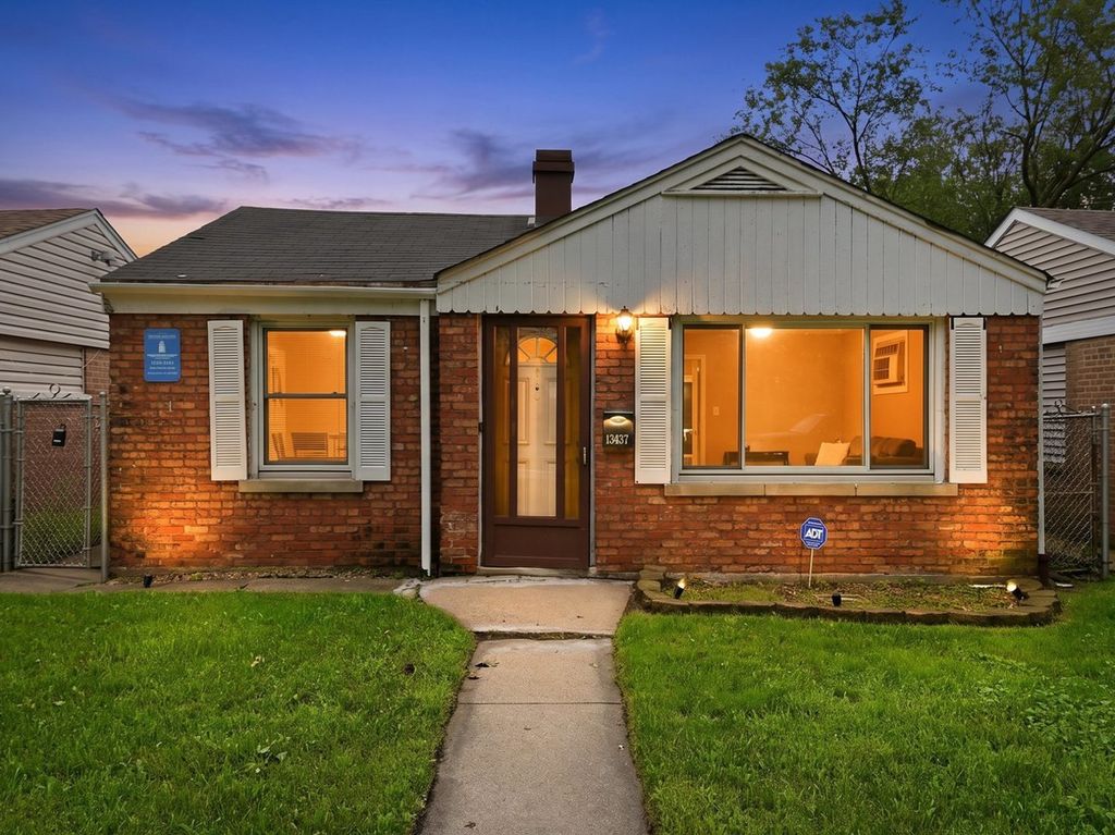 13437 S Green Bay Avenue, Chicago, IL 60633
