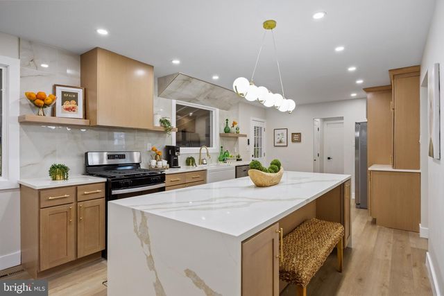 717 SUNSET DR, Somerdale, NJ 08083