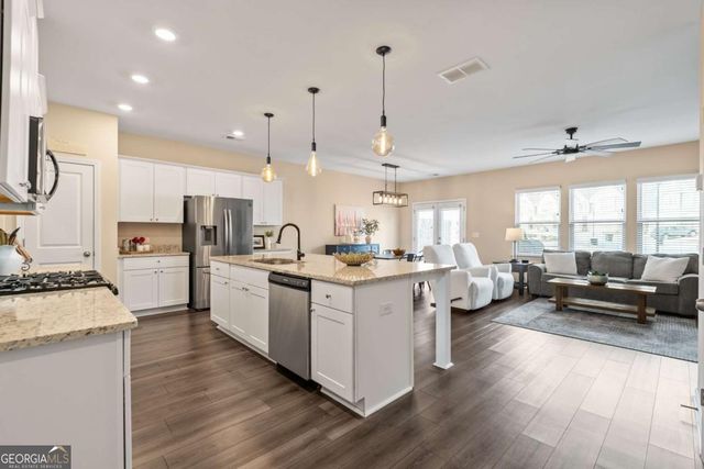 2210 Lanier Harbor Pointe, Buford, GA 30518