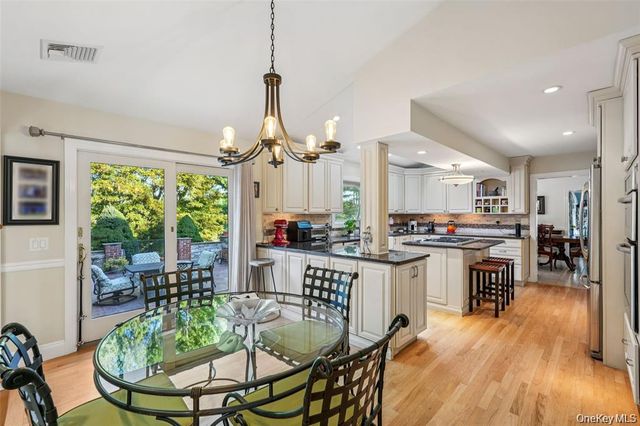 8 Abbey Road, Orangeburg, NY 10962