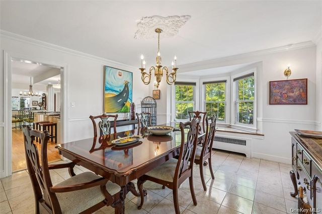 8 Abbey Road, Orangeburg, NY 10962