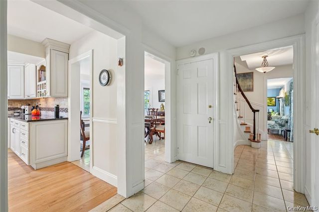 8 Abbey Road, Orangeburg, NY 10962