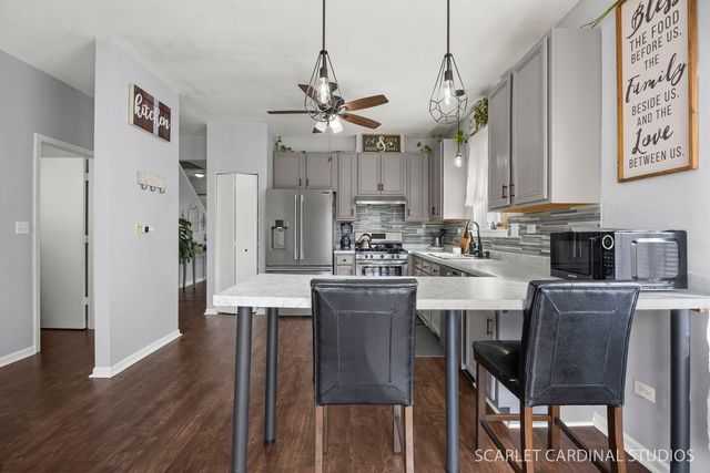 2441 Claridge Lane, Montgomery, IL 60538
