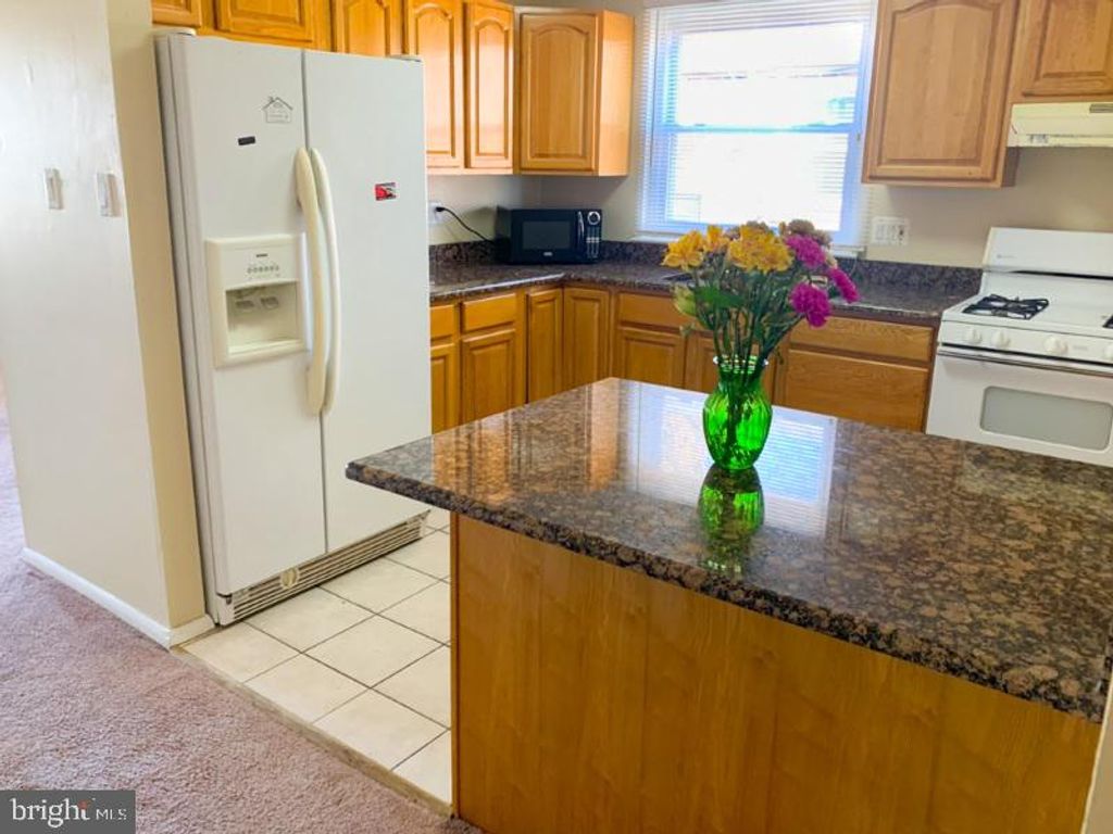 7615 ALGON AVE, Philadelphia, PA 19111