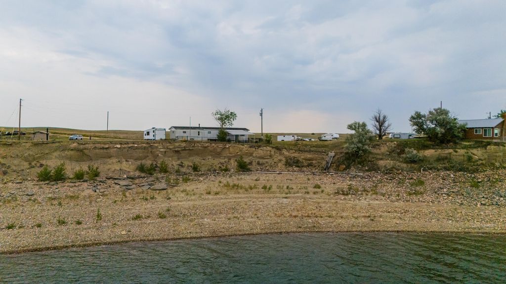 36442 Lois Lane LN, Havre, MT 59501