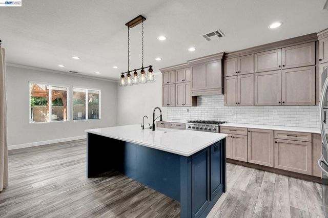 2142 Harborage Way, Oakley, CA 94561