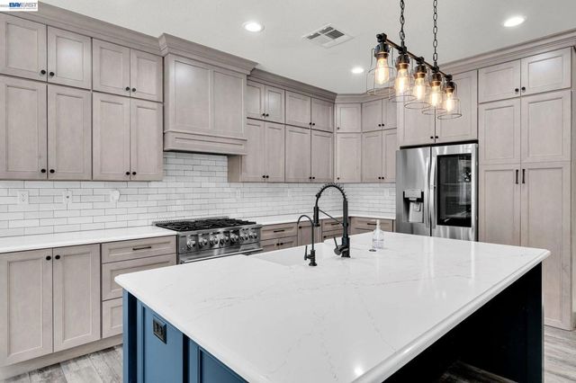 2142 Harborage Way, Oakley, CA 94561