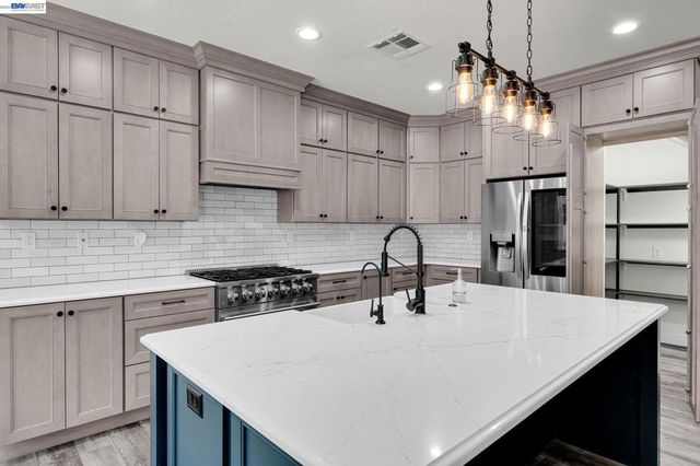 2142 Harborage Way, Oakley, CA 94561