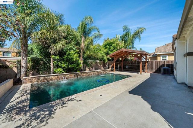 2142 Harborage Way, Oakley, CA 94561