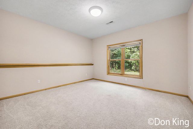 5395 Double Eagle Drive Ne, Plainfield Twp, MI 49321