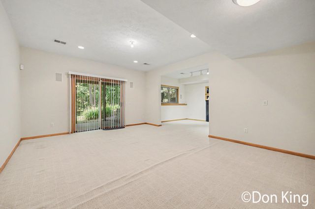 5395 Double Eagle Drive Ne, Plainfield Twp, MI 49321