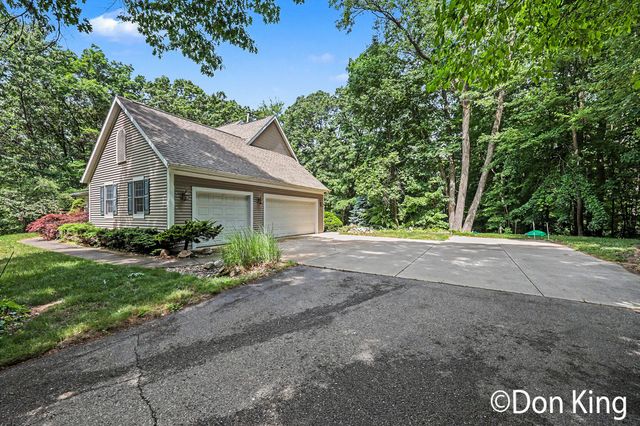 5395 Double Eagle Drive Ne, Plainfield Twp, MI 49321