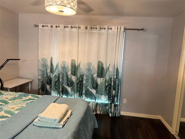 2120 El Paseo Street 207, Houston, TX 77054