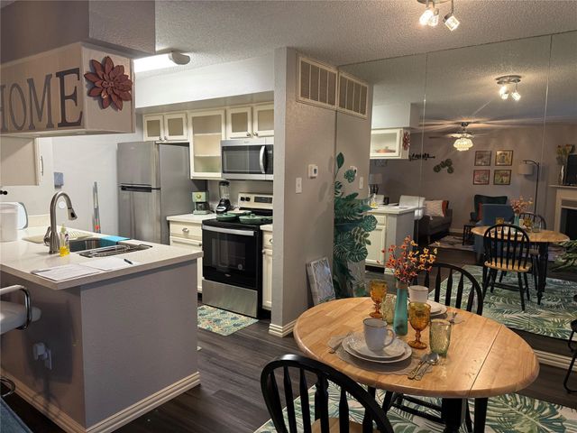 2120 El Paseo Street 207, Houston, TX 77054