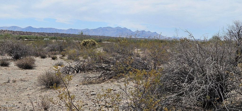 29115 W DIXILETA Drive 144, Wittmann, AZ 85361 — exterior