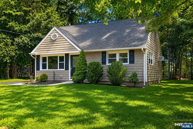 27 Ferndale Road, Wayne, NJ 07470