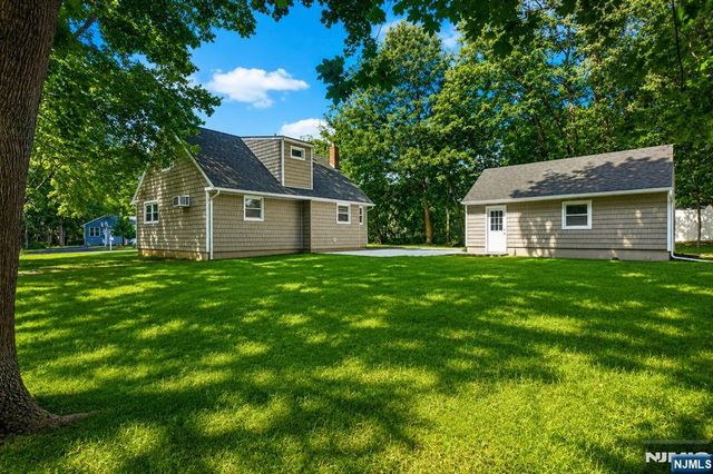27 Ferndale Road, Wayne, NJ 07470