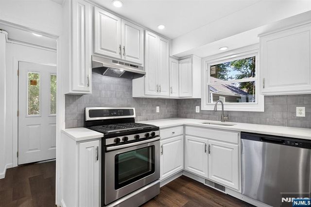 27 Ferndale Road, Wayne, NJ 07470