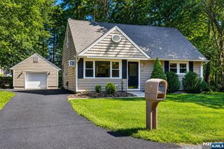 27 Ferndale Road, Wayne, NJ 07470