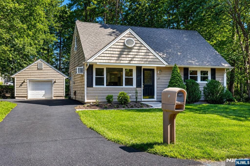 27 Ferndale Road, Wayne, NJ 07470