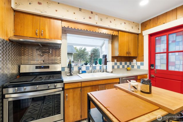 4829 S Thompson Avenue, Tacoma, WA 98408