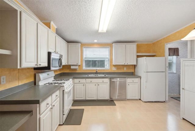 6229 KNOTTY PINE DRIVE SE, Winter Haven, FL 33884