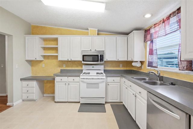 6229 KNOTTY PINE DRIVE SE, Winter Haven, FL 33884