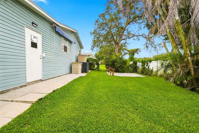 6229 KNOTTY PINE DRIVE SE, Winter Haven, FL 33884