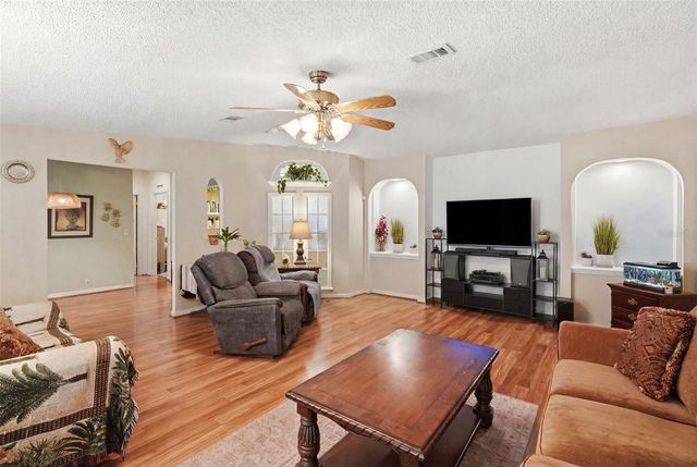 6229 KNOTTY PINE DRIVE SE, Winter Haven, FL 33884