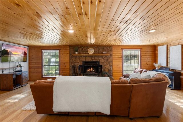 1603 Pineview Lane, Hideaway, TX 75771