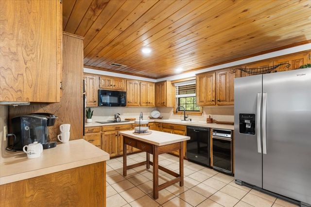 1603 Pineview Lane, Hideaway, TX 75771